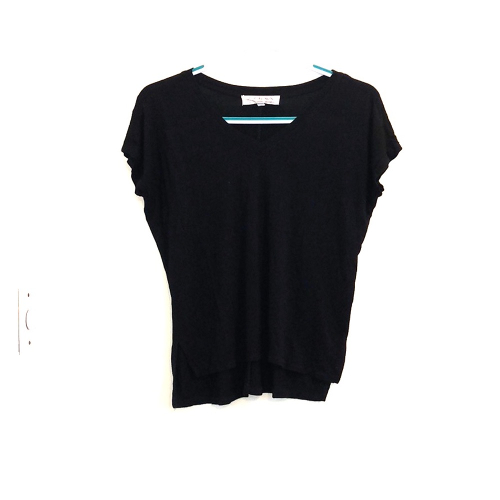 Pink Rose Small Women’s Black High-Low V-Neck Top